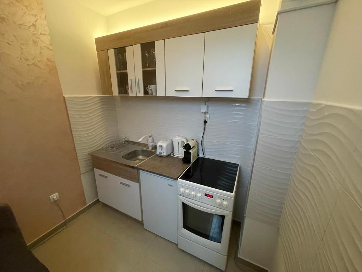 Apartman 1 Apartment Сремска Митровица Екстериор снимка