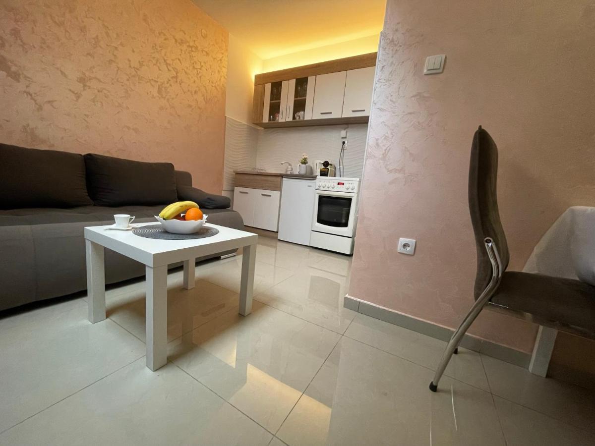 Apartman 1 Apartment Сремска Митровица Екстериор снимка