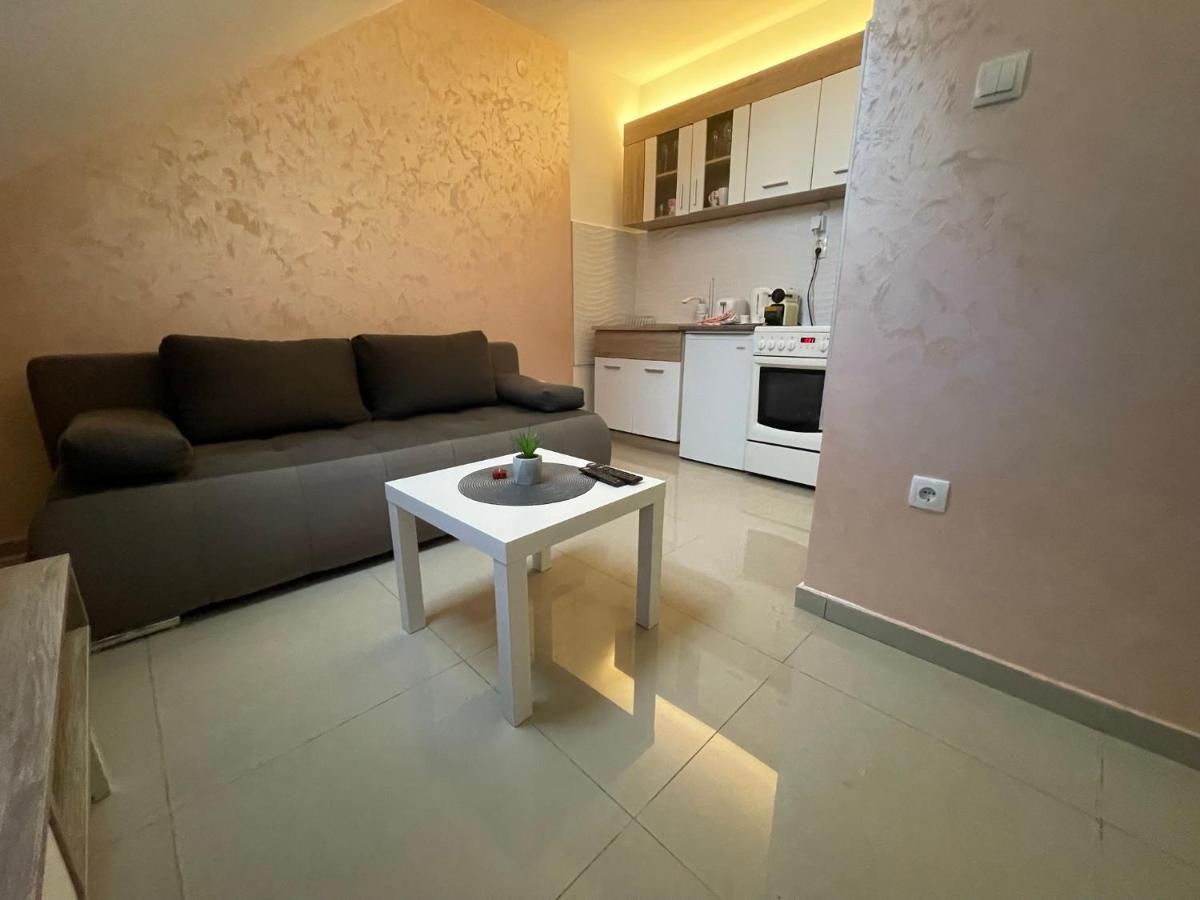 Apartman 1 Apartment Сремска Митровица Екстериор снимка
